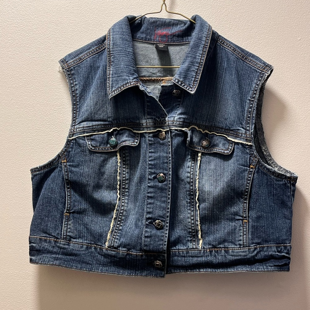 Venezia Urban Inspired Y2K Boho Button Denim Vest, Jr’s 14-16, Dark Wash Denim